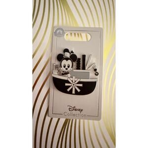 Disney Parks 2022 STEAMBOAT WILLIE Mickey Mouse Tug Boat Pin - Classic OE - NEW